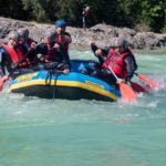 Teilnehmende beim Rafting